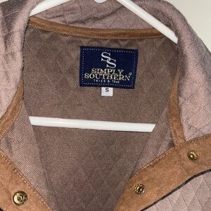EC Women’s sz S-Simply Southern Brown Quilted Jacket with 5 Golden snap buttons